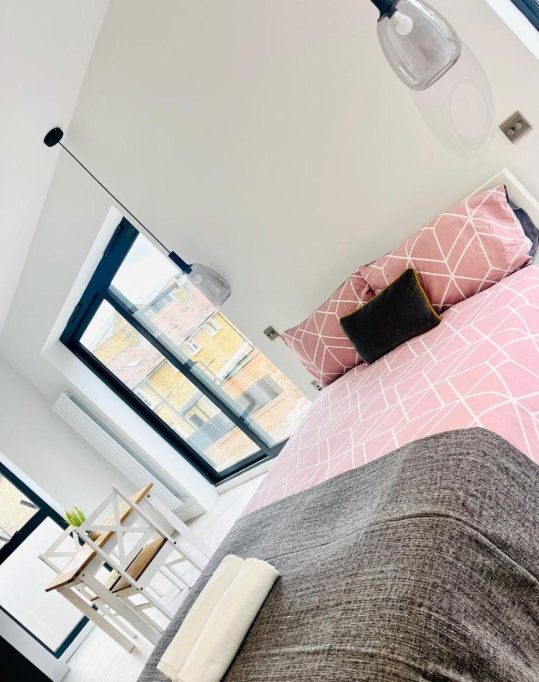 Location In 20 Mins To Piccadilly Circus *