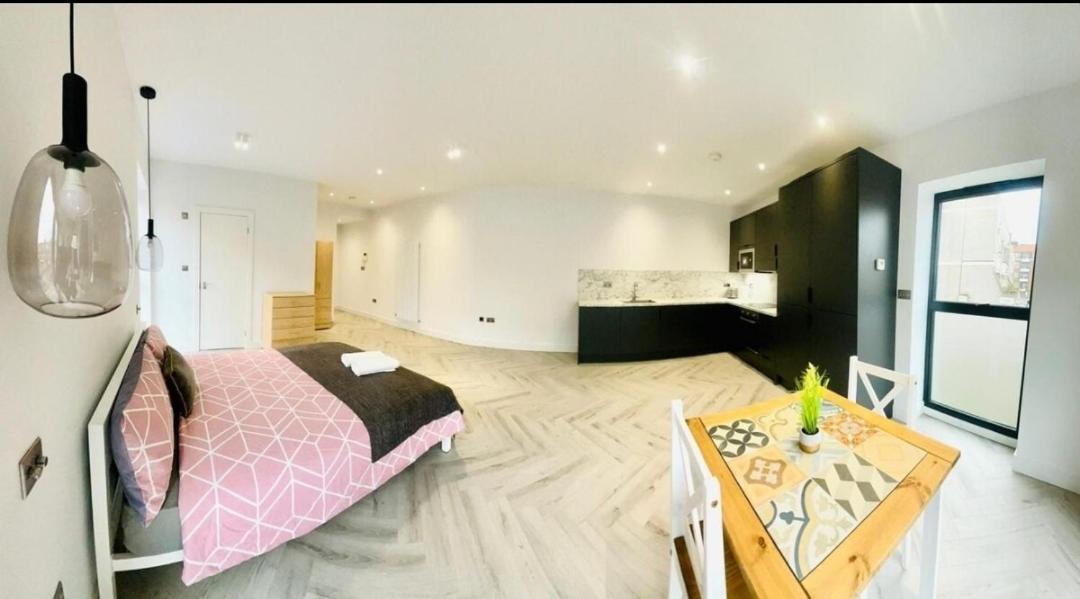 Location In 20 Mins To Piccadilly Circus Apartment