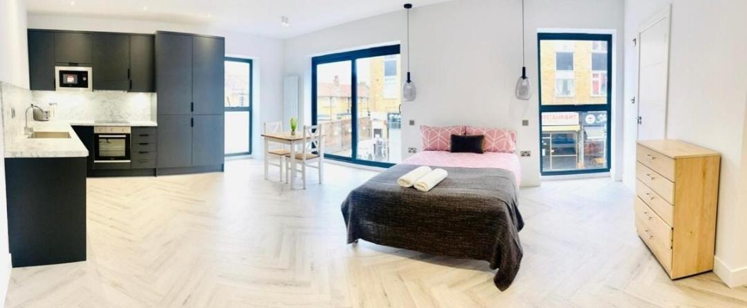 Location In 20 Mins To Piccadilly Circus * London